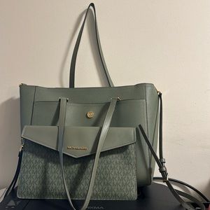 Michael Michael Kors Green Tote Set